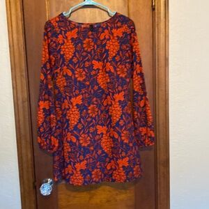 Rayon vintage-style shift dress with grape print